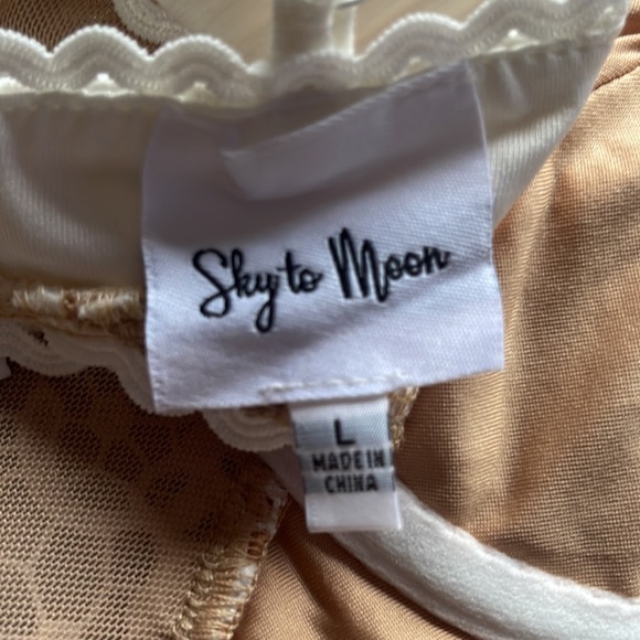 Lace Bodysuit - Picture 5 of 5